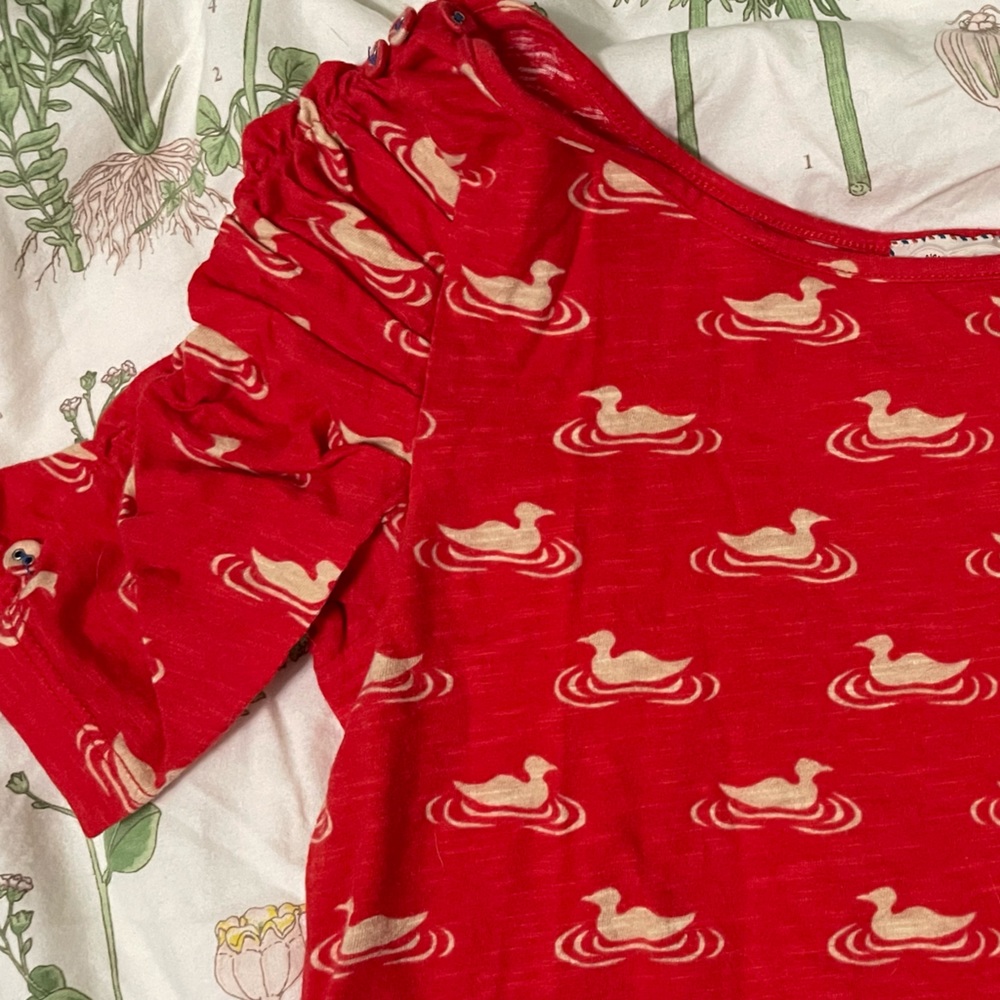 Postmark by Anthropologie Red Ruched Short Sleeve Duck Print Top